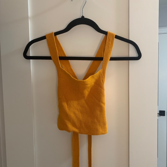 Aritzia Knit Crop - Picture 1 of 3
